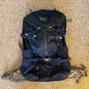Mystery Ranch Scree 32 S/M in Navy